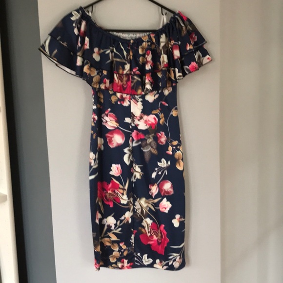 Off the shoulder floral dress - Picture 5 of 5